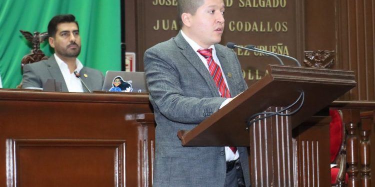 Propone Vicente Gómez iniciativa para agilizar las sesiones legislativas