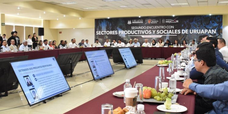 Expone Fiscalía General avances y resultados ante el Sector Productivo y Social de Uruapan