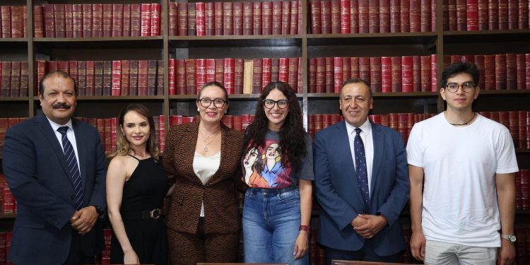 Giulianna Bugarini dice no a la tauromaquia y presenta propuesta ante autoridades de la UMSNH