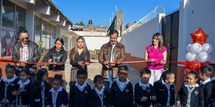 Compromiso con la educación: Julio Arreola refuerza la infraestructura escolar en Pátzcuaro