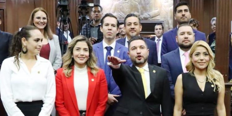 Helder Valencia suple a Octavio Ocampo como Diputado en el Congreso del Estado