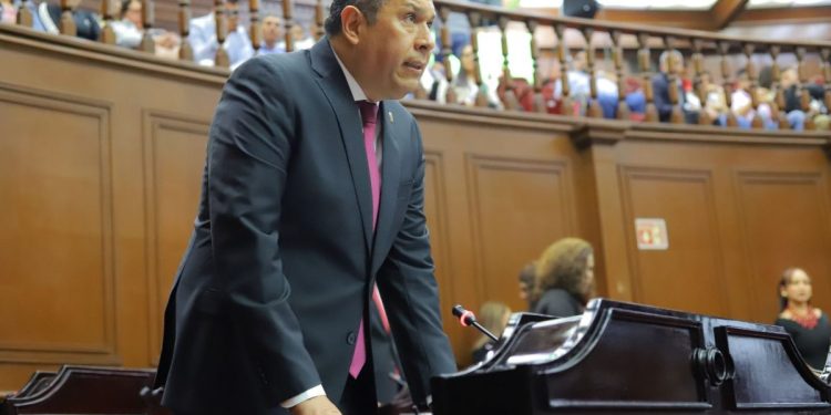 Desde el pleno, Barragán exige pago justo por tierras expropiadas para segundo anillo periférico de Morelia