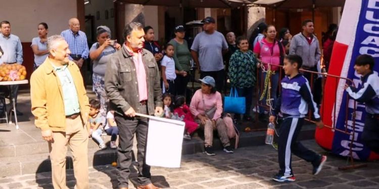 Julio Arreola inaugura la Semana Estatal de Educación Física, Recreación y Deporte en Pátzcuaro