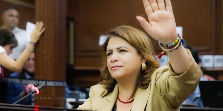 A continuar con la defensa del maíz desde las bases del campo, llamó la diputada Fabiola Alanís