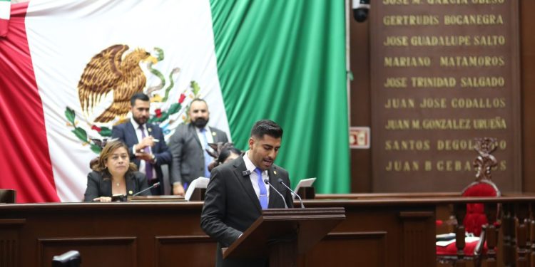 Impulsa Poncho Chávez reforma para sancionar la violencia política de género en el Congreso de Michoacán