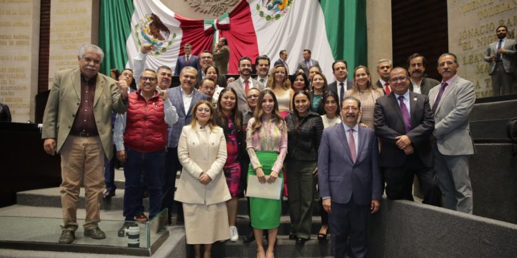 EN EL GPPT REAFIRMAMOS NUESTRO COMPROMISO CON LA PRESIDENTA CLAUDIA SHEINBAUM Y CON LA DEFENSA DE LA SOBERANÍA NACIONAL
