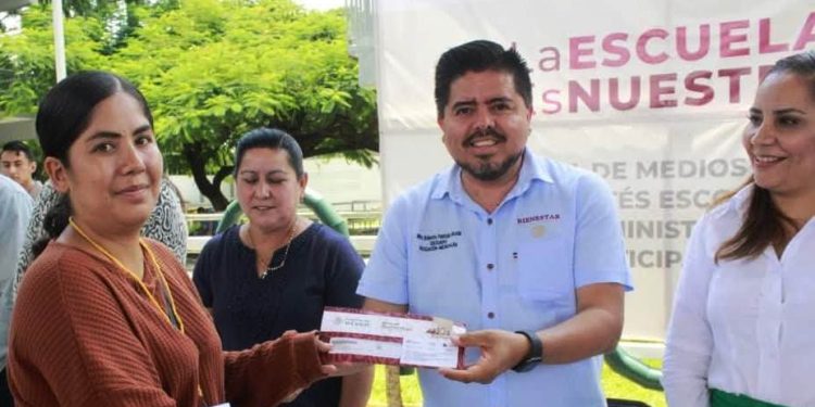 La Escuela es Nuestra mejorará 306 preparatorias y bachilleratos públicos de Michoacán