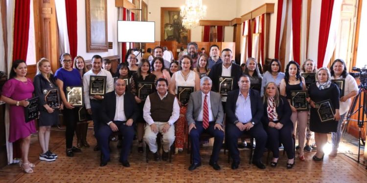 Congreso del Estado y STASPLE reconocen a sus trabajadores sindicalizados