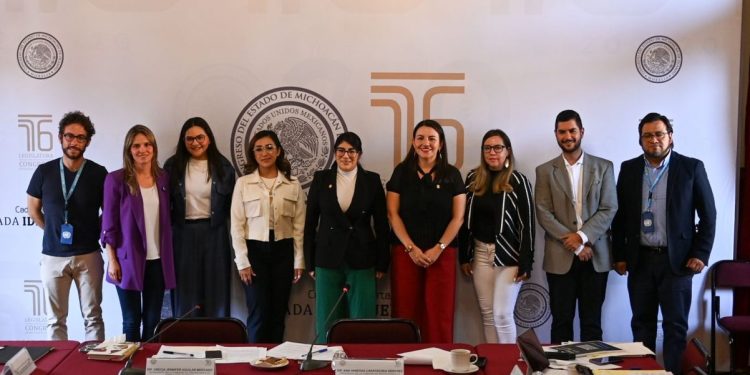 Llama Vanhe Caratachea a legislar en el Congreso con perspectiva infantil