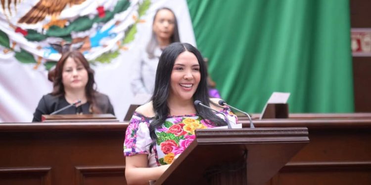 A seguir luchando por los derechos de las niñas y mujeres convocó Adriana Campos Huirache