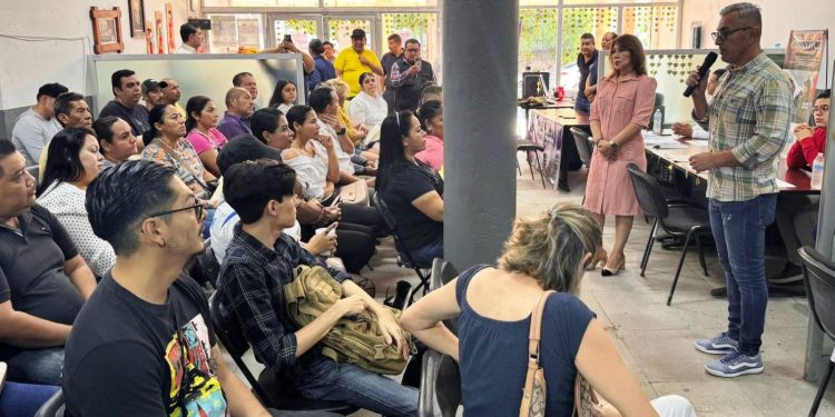 Con éxito se lleva a cabo Primer Feria del Empleo en Apatzingán