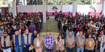 Compromiso con la juventud: Julio Arreola entrega 480 tarjetas a beneficiarios en Pátzcuaro