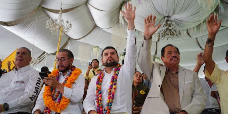 Octavio Ocampo Cordova acompañó la Presentación Oficial del PRD Guerrero en Chilpancingo