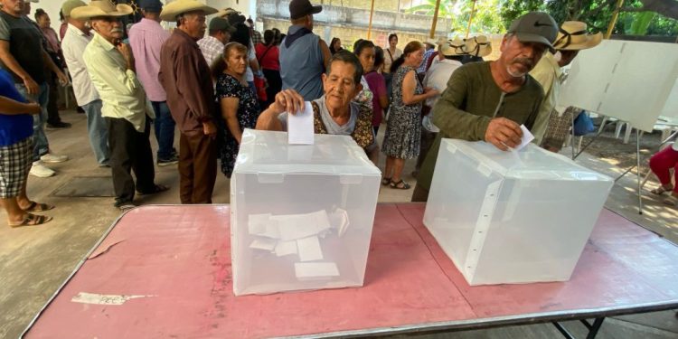 Presenta el PRD MIchoacán convocatoria para elección de asambleístas