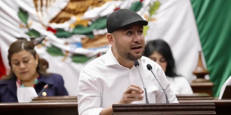 Impulsa Reyes Galindo iniciativa para que Comisión de la Mujer sea liderada por el sexo femenino