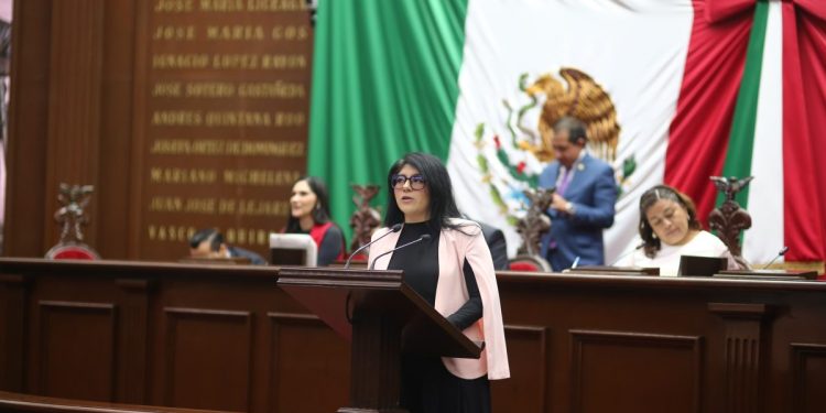 Garantizaría el Congreso del Estado acceso a la educación a jóvenes migrantes en Michoacán