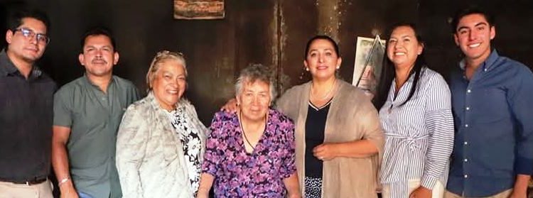 Entrega Alma Mireya González dispositivos de asistencia para movilidad