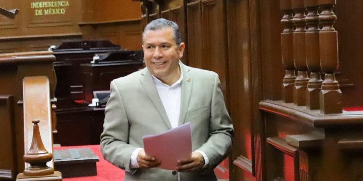 Por ley se deben construir cisternas en viviendas de Michoacán: JC Barragán