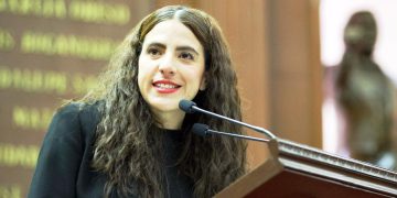 Cuando se gobierna con honestidad, se construye futuro: Bugarini celebra nuevo campus en Huetamo