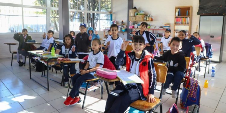 ¡Adiós vacaciones! Más de 900 mil alumnos regresan este lunes a clase