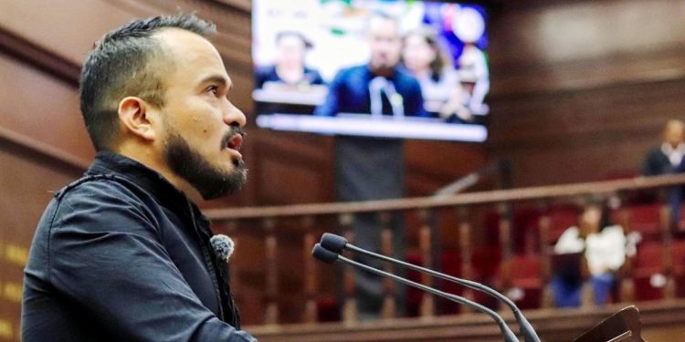 Hugo Rangel advierte que hay vulnerabilidad jurídica en la reforma que prohíbe la tauromaquia en Michoacán