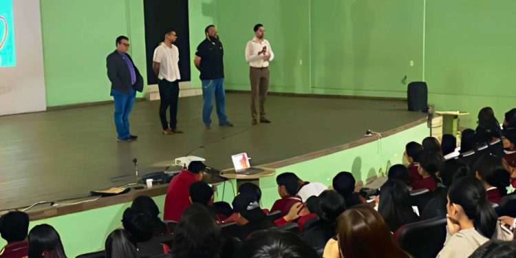 Sectur capacita a personal turístico, previo a Semana Santa