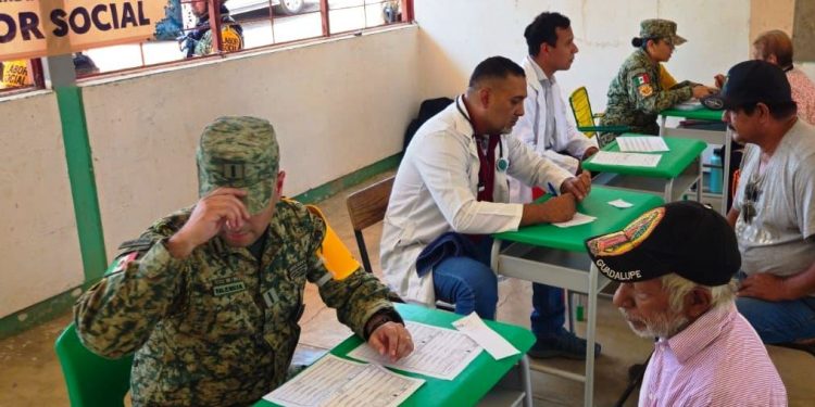 SSP y Defensa acercan servicios de salud a pobladores de Apatzingán