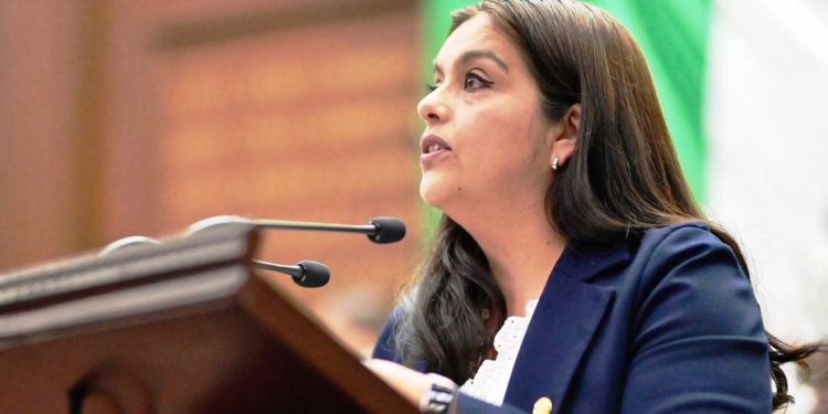 Necesario apoyar a madres trabajadoras  del Congreso: diputada Tere Herrera