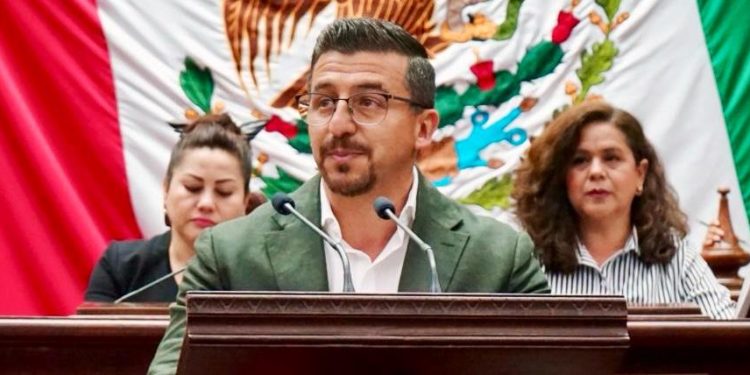 Diputado Toño Mendoza celebra aprobación de iniciativa en favor de niñas, niños, adolescentes y mujeres