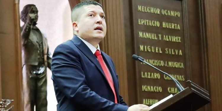 Suman 12 las iniciativas presentadas por Vicente Gómez Núñez