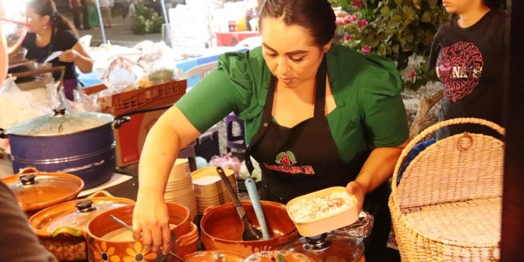 En Apatzingán, con éxito se desarrolla Festival de la Morisqueta y Chavindeca