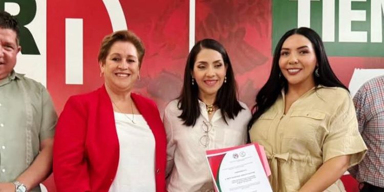 Respalda Adriana Campos Huirache nuevas dirigencias del ONMPRI Zamora