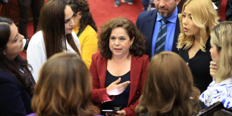 Desde el Congreso abonamos a la construcción de paz, sin retroceder en conquista de libertades: Melba Albavera