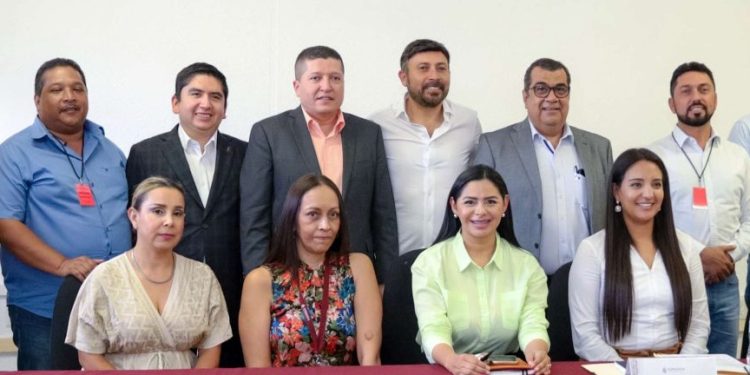 Araceli Saucedo respalda gestiones de presidentes municipales para resolver demandas prioritarias en Michoacán
