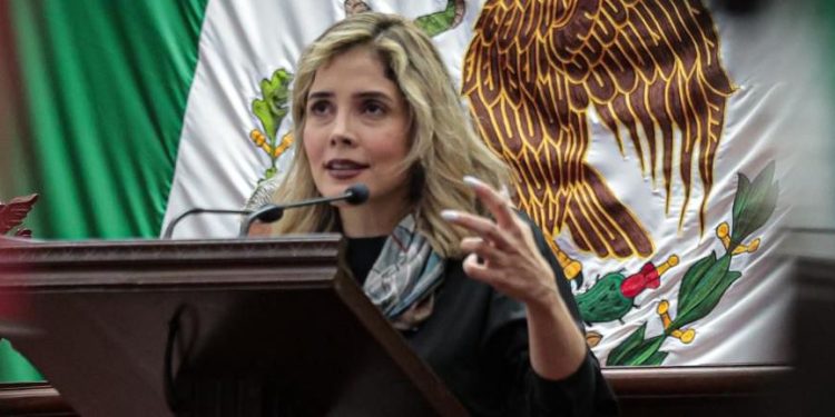 Brissa Arroyo presenta iniciativa para ubicar en el marco legal la violencia obstétrica