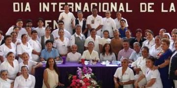 Fanny Arreola reconoce la labor de las y los enfermeros en su día.