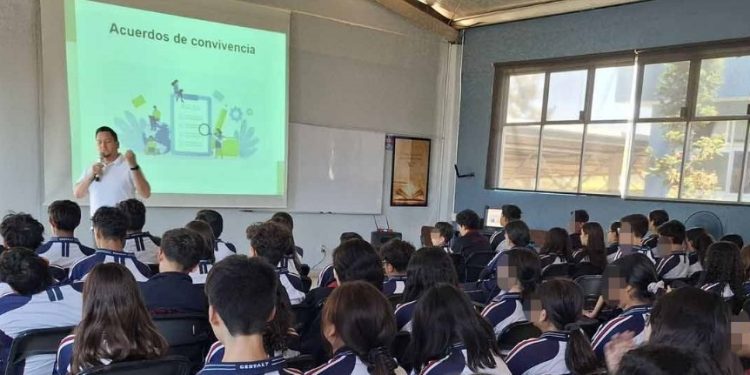 Mantiene Fiscalía General trabajos de promoción de una cultura de la paz en centros educativos de diversos municipios