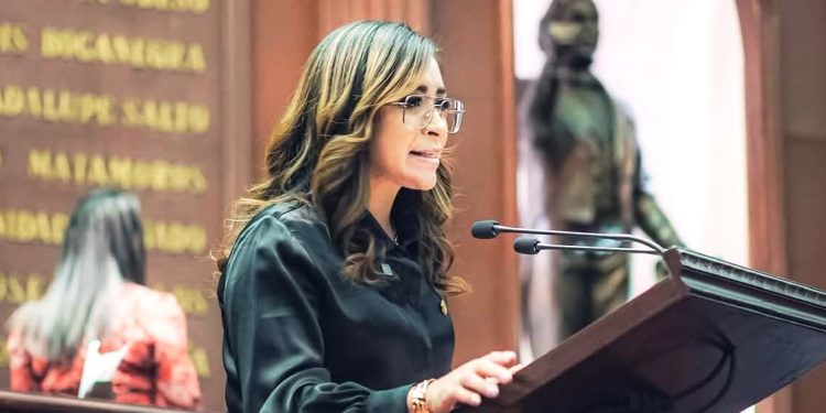 Grecia Aguilar presenta iniciativa de reforma en conjunto con más diputadas para combatir la desnutrición y el sobrepeso