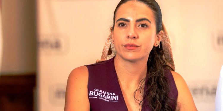 Giulianna Bugarini respalda, junto a diputados de Morena, políticas educativas de Sheinbaum por su impacto histórico