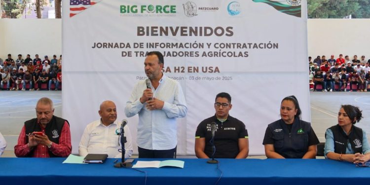 Impulsa Julio Arreola oportunidades laborales en el extranjero para habitantes de Pátzcuaro