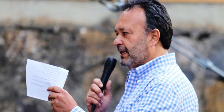 Julio Arreola escucha y atiende a vecinos de Vista del Lago: agua, seguridad, limpieza y vialidades, entre las prioridades