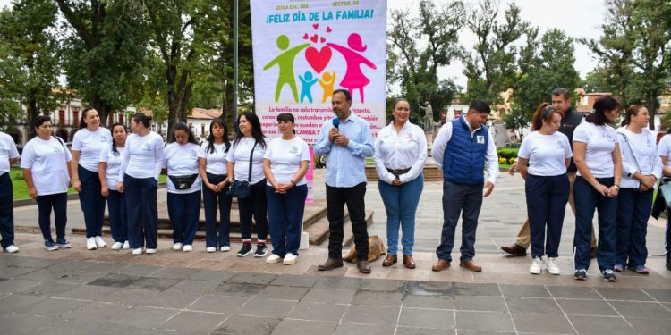 Julio Arreola celebra el Día de la Familia con actividades recreativas y mensaje de unión en Pátzcuaro