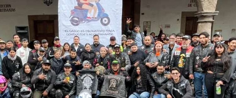 Julio Arreola promueve el uso del casco para salvar vidas en rodada con motociclistas