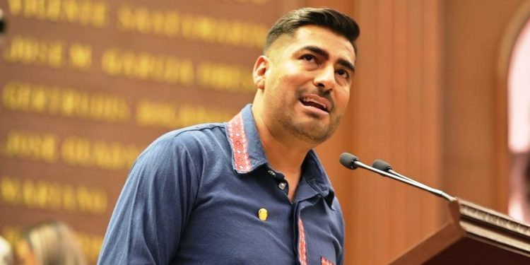 Cuestiona Poncho Chávez reformas sobre reelección y nepotismo