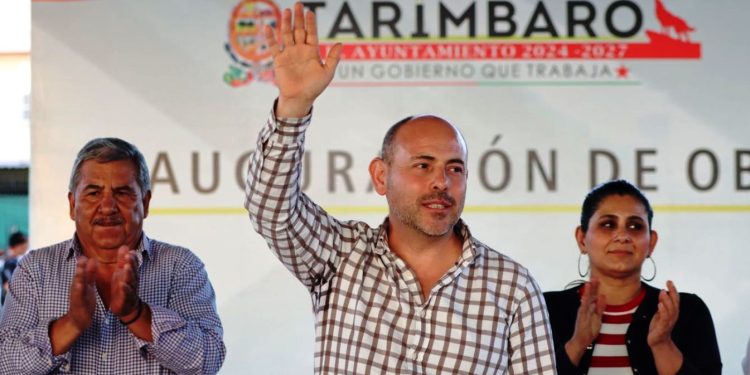 Eric Gaona reinaugura la Unidad Deportiva del Fraccionamiento El Trébol