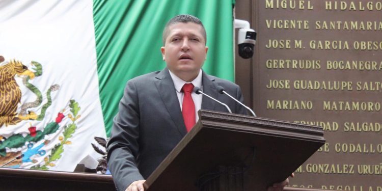 Vicente Gómez presenta iniciativa para regular contaminación auditiva