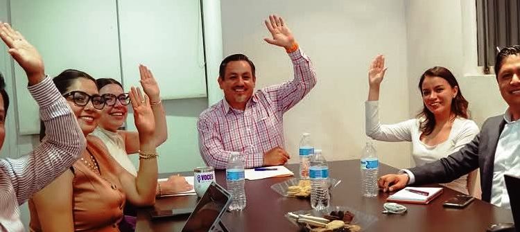 Víctor Manríquez González reconoce el papel fundamental de las madres en México y Michoacán