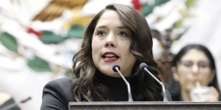 Demanda Xóchitl Ruiz que se respete a migrantes y sus familias que están retornando al país