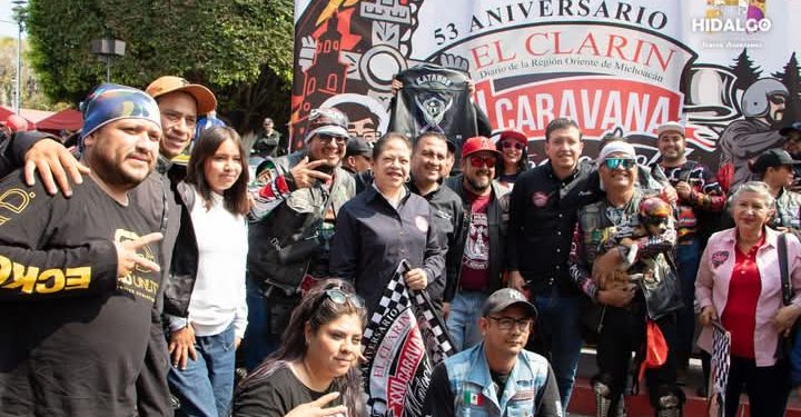 Jeovana Alcantar Baca se une a la celebración de aniversario del Clarín