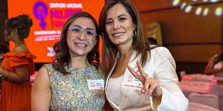 Grecia Aguilar participa en Simposio Nacional de Mujeres con Poder